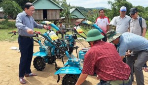 Chủ tịch tỉnh Bình Định chỉ đạo làm đường, cấp điện cho thôn biệt lập giữa rừng