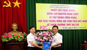 Tri ân thầy cô vùng miền núi khó khăn