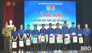 Ra quân hưởng ứng Ngày pháp luật Việt Nam