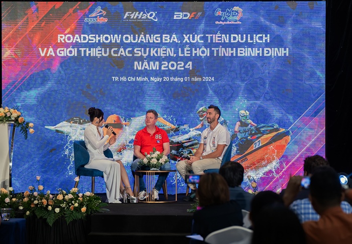 Sự giao lưu của các nhà đương kim vô địch thế giới UIM F1H2O năm 2023 - Jonas Andersson và ABP Aquabike - Jeremy Perez càng tạo thêm sức hấp dẫn cho sự kiện thể thao đẳng cấp quốc tế lần đầu tiên xuất hiện tại Việt Nam