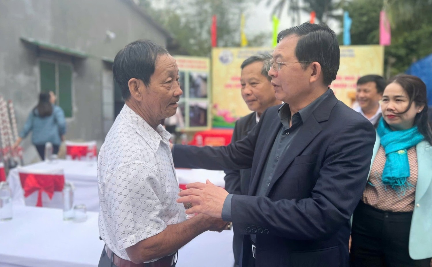 'Thay áo mới’ cho hàng ngàn ngôi nhà tạm, dột nát ở Bình Định